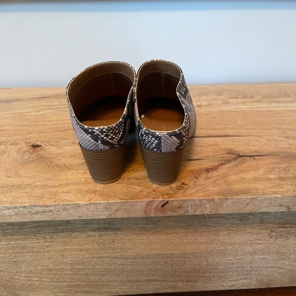 Universal thread booties - Picture 3 of 4